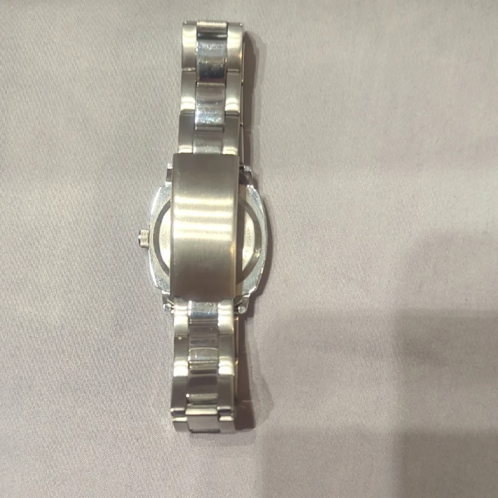 Watch Relic Silver Tone Link Bracelet Style